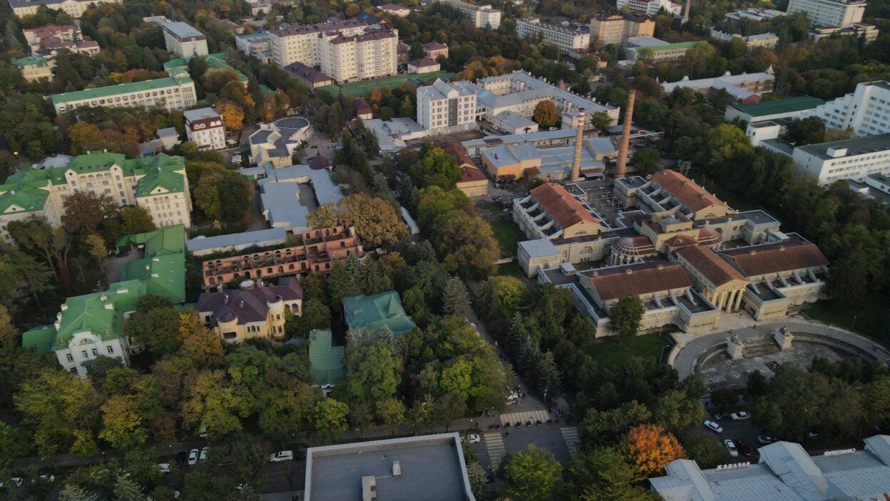 Территория и парковая зона санатория ИСТОЧНИК